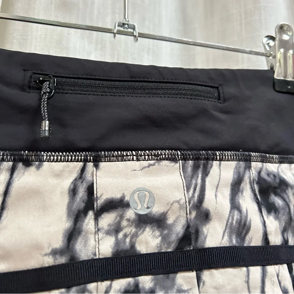 Lululemon Run: Pace Setter Skirt size 6 Great Granite Black Mojave Tan